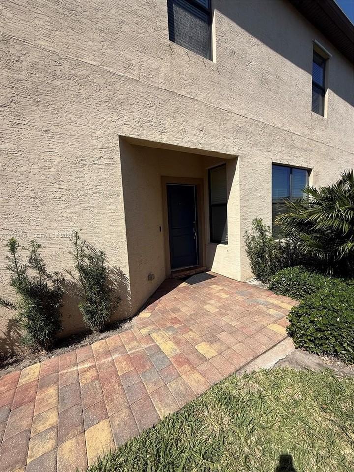 2857 Bard St - Photo 4 of 27