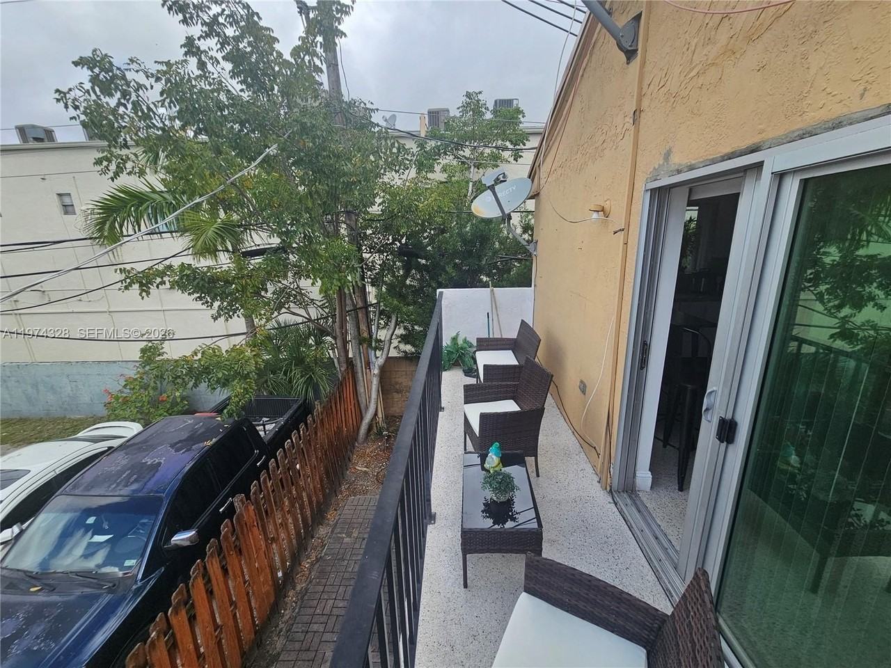 1241 Nw 6th St #6 - Photo 6 of 19