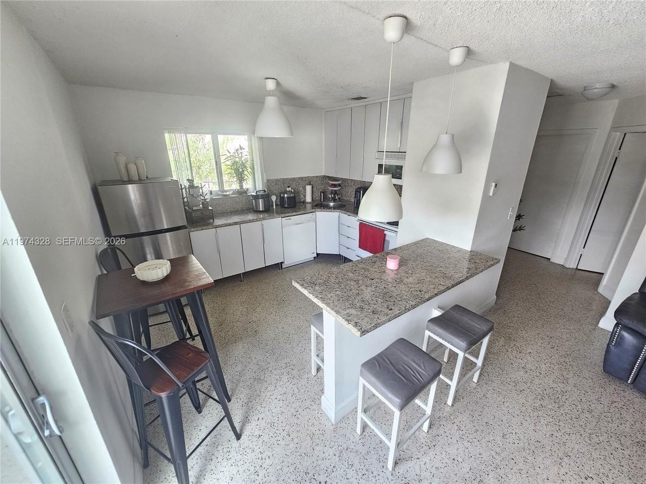 1241 Nw 6th St #6 - Photo 7 of 19