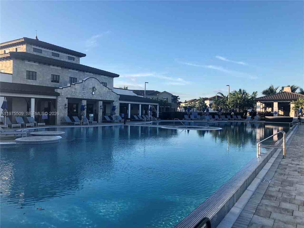 17103 Sw 96th St - Photo 2 of 39