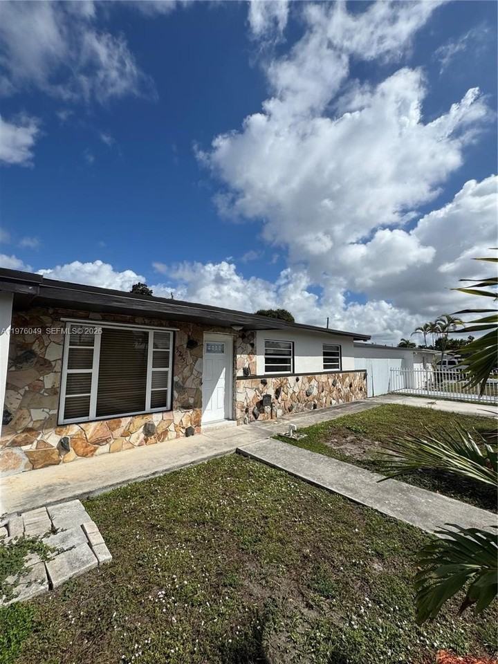 5255 Nw 181st Ter #5255 - Photo 2 of 19