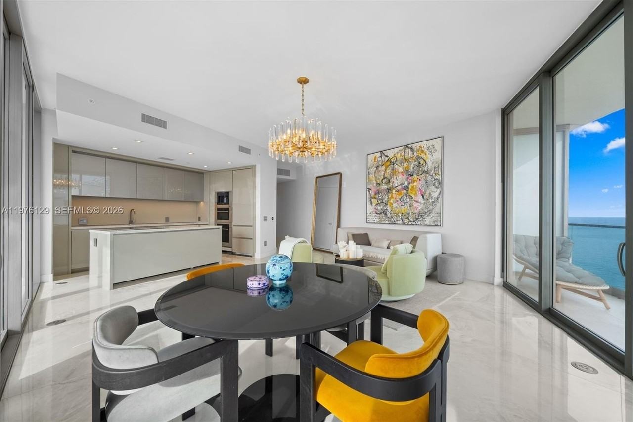 18975 Collins Ave #3205 - Photo 6 of 17