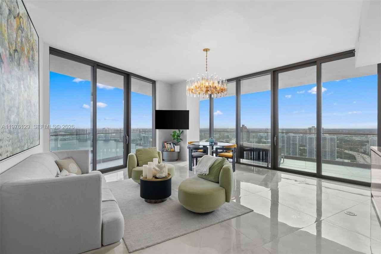 18975 Collins Ave #3205 - Photo 7 of 17