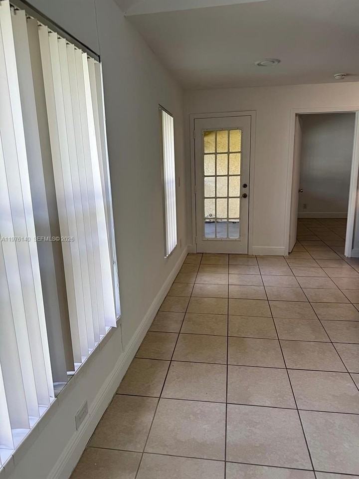 8735 Nw 39th St #8735 - Photo 3 of 9