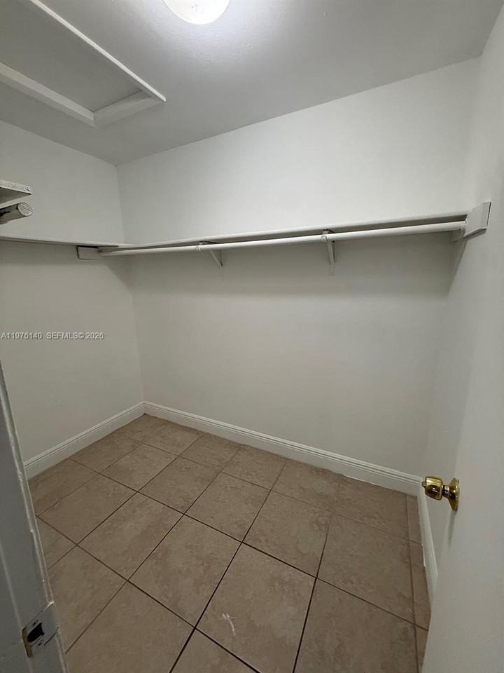 8735 Nw 39th St #8735 - Photo 4 of 9