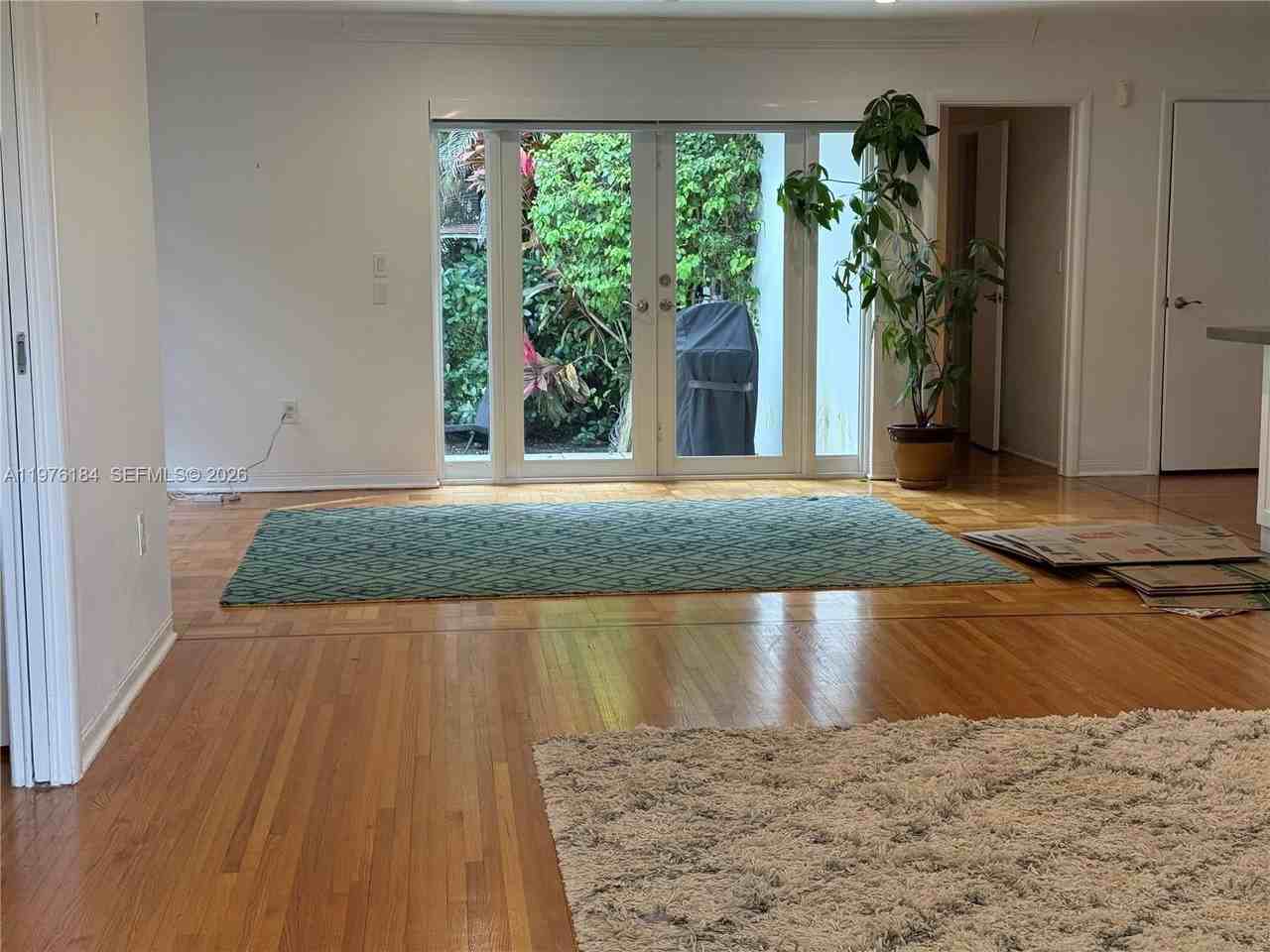 1428 Ortega Ave - Photo 3 of 10