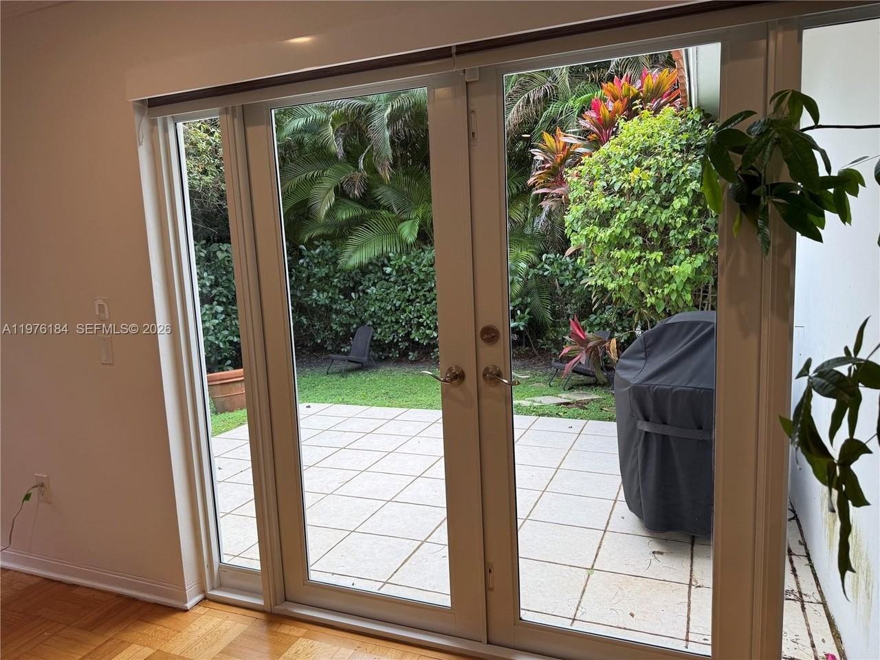 1428 Ortega Ave - Photo 4 of 10