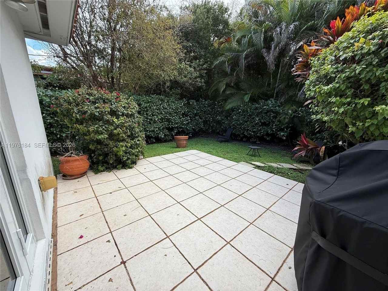 1428 Ortega Ave - Photo 6 of 10