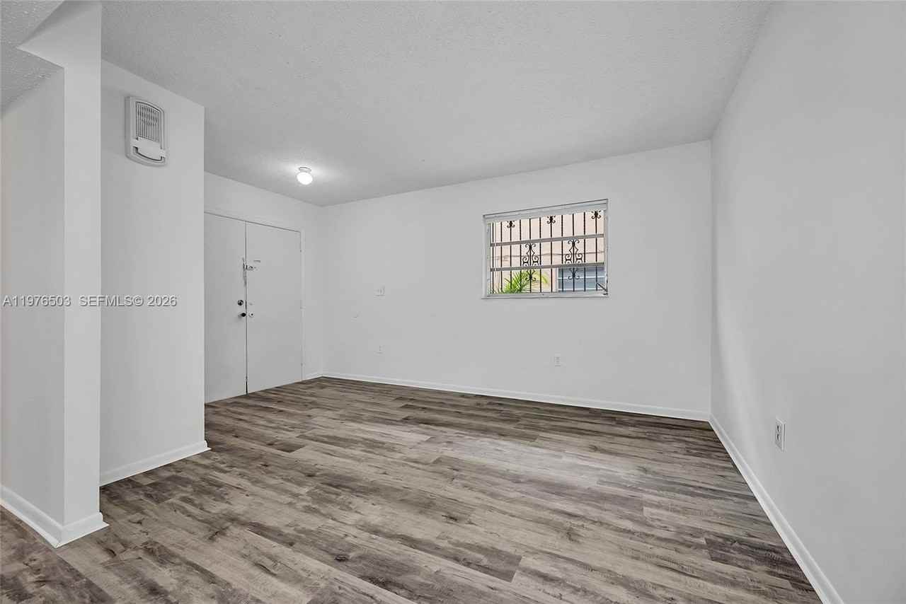 2506 Sw 9th St #1 - Photo 7 of 30