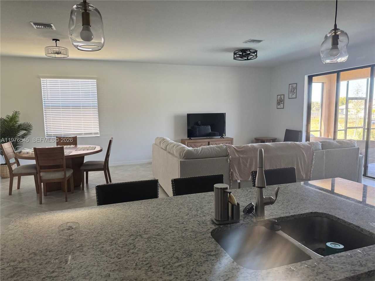 15012 Palamos Cir - Photo 3 of 10