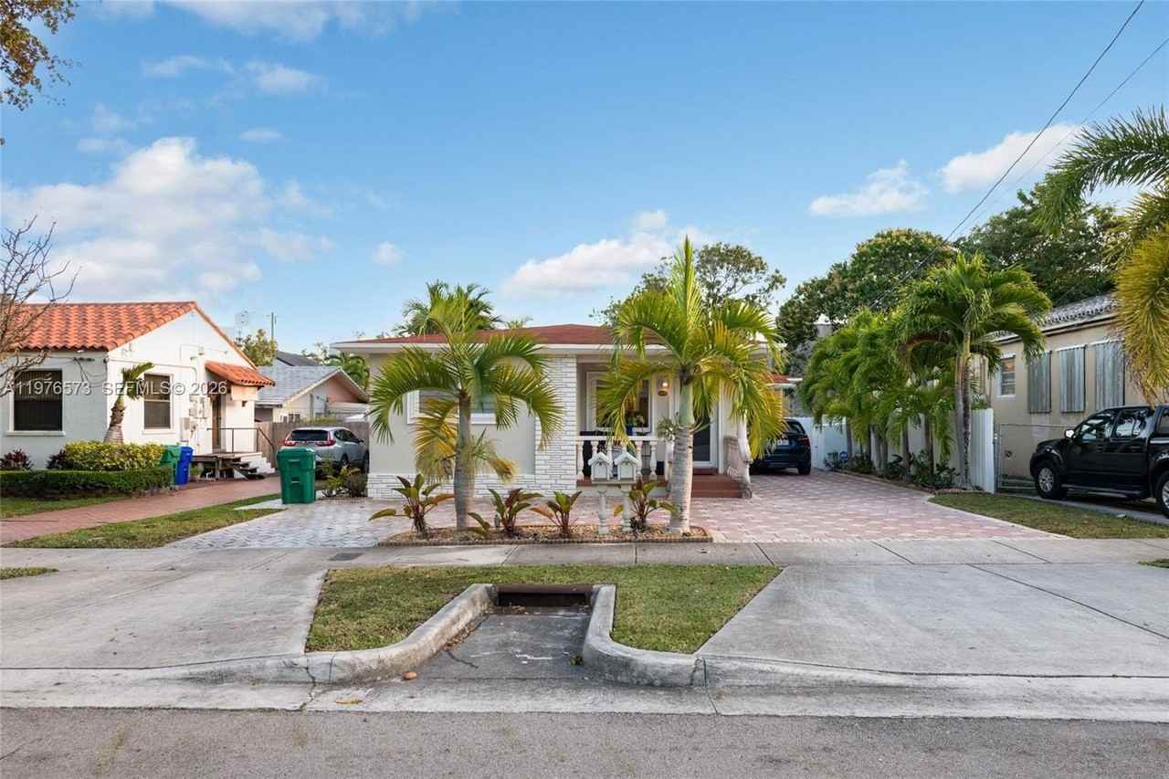 1620 Sw 19th St #1620 - Photo 2 of 28