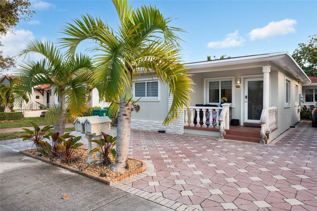 1620 Sw 19th St #1620 - Photo 4 of 28