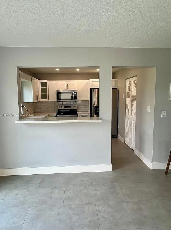 274 Sw 159th Ter - Photo 3 of 21