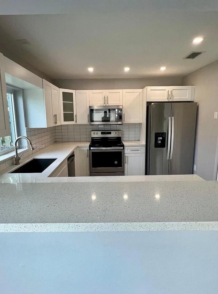 274 Sw 159th Ter - Photo 4 of 21