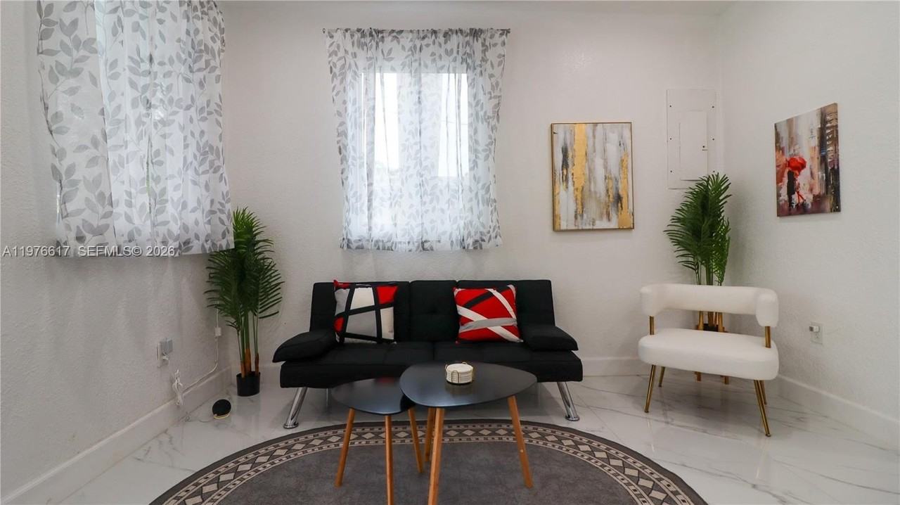 330 Nw 82nd Ter #A - Photo 7 of 33