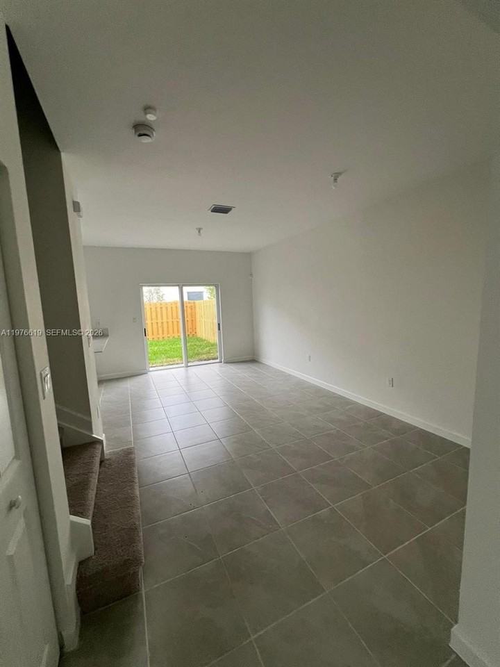 16243 Sw 292nd St #16243 - Photo 3 of 13