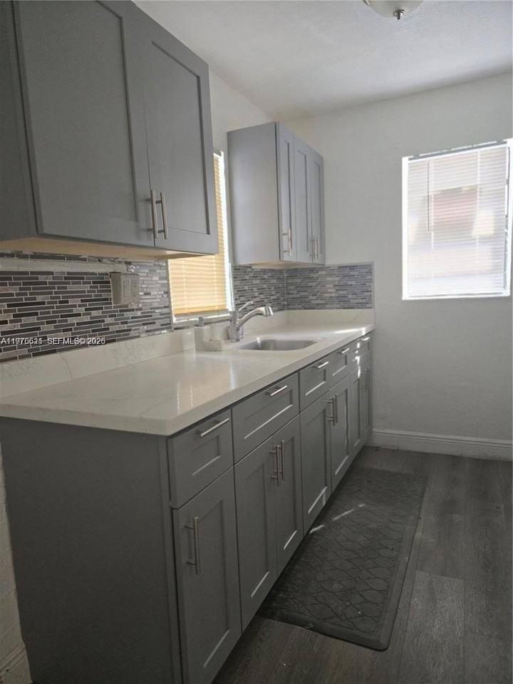 2111 Nw 26th Ave #2111 - Photo 5 of 8