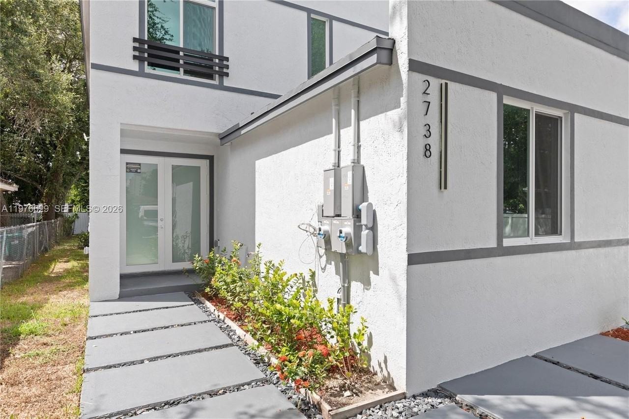 2742 Nw 48th St #2738 - Photo 6 of 14