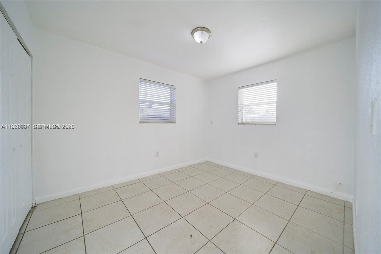 10203 Nw 12th Ave #10205 - Photo 4 of 15