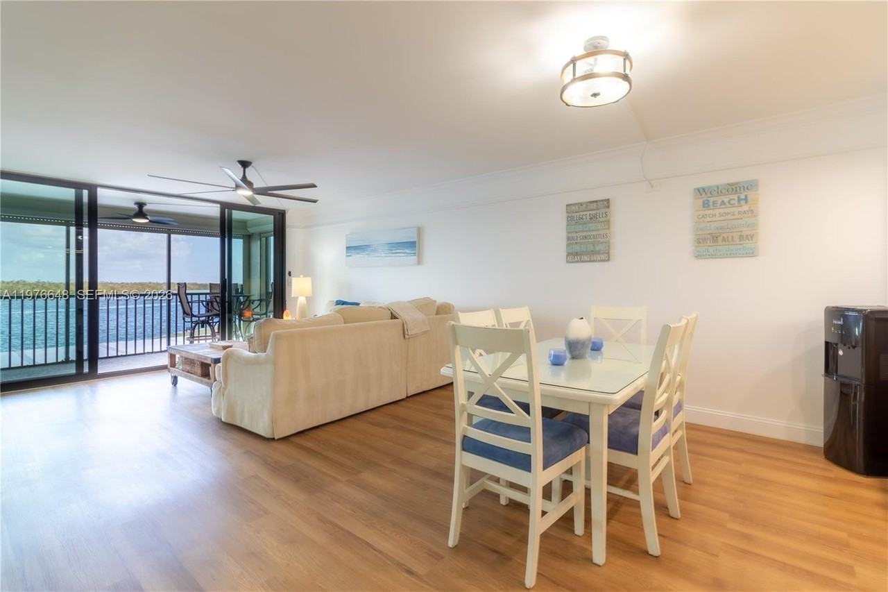 4253 Bay Beach Ln #G2 - Photo 7 of 16