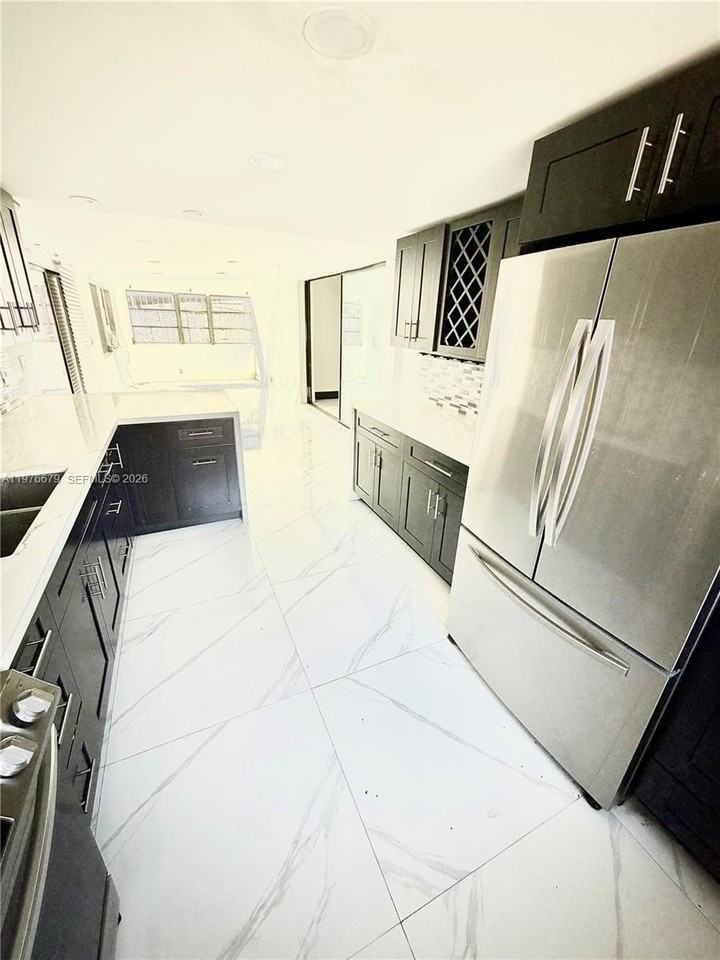 18041 Nw 3rd Ave #0 - Photo 7 of 17