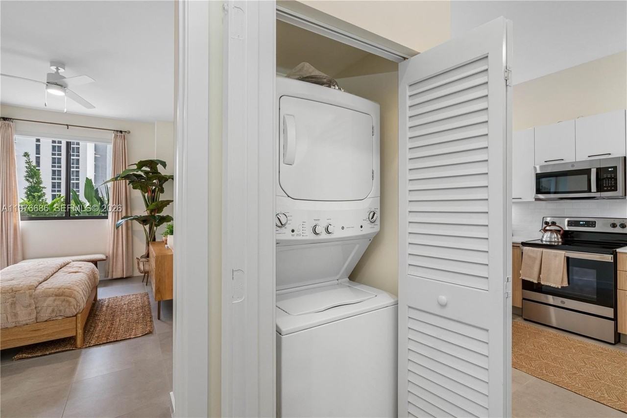 16395 Biscayne Blvd #1524 - Photo 7 of 34