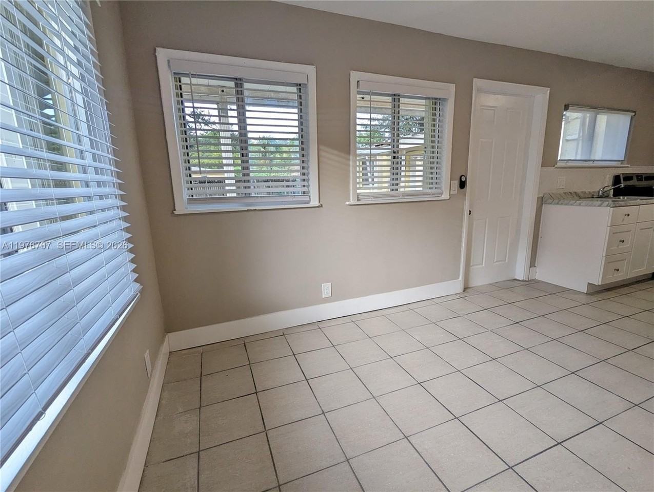 987 Ne 131st St #3 - Photo 4 of 13