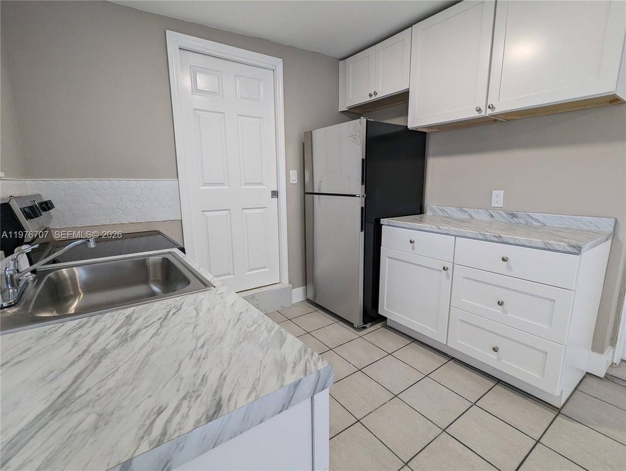 987 Ne 131st St #3 - Photo 6 of 13