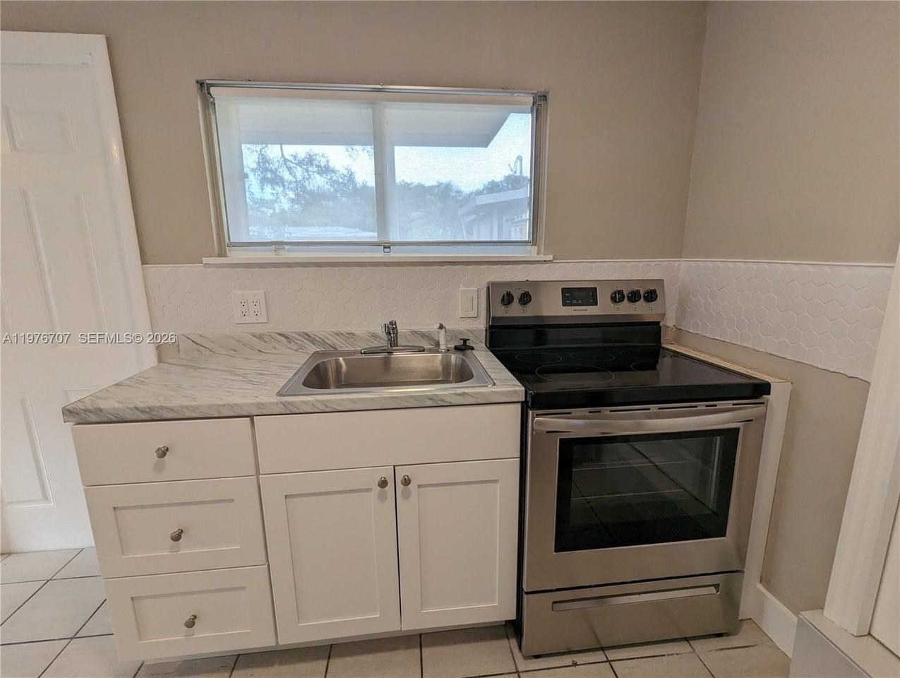 987 Ne 131st St #3 - Photo 7 of 13