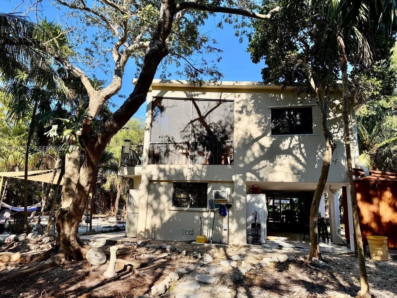 1615 Harbor Dr - Photo 2 of 38