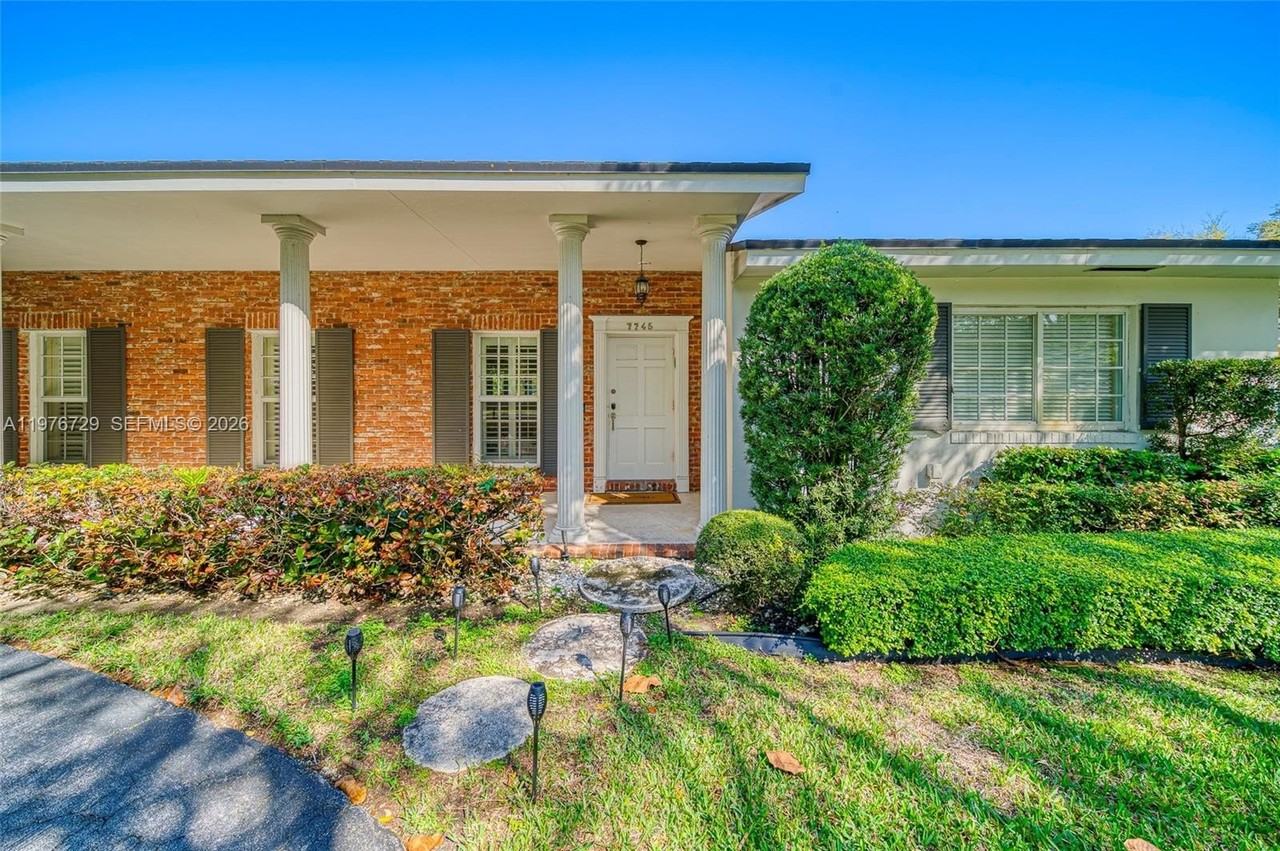 7745 Sw 144th St - Photo 4 of 45