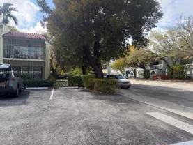 520 Ne 38th St #1 - Photo 1 of 1