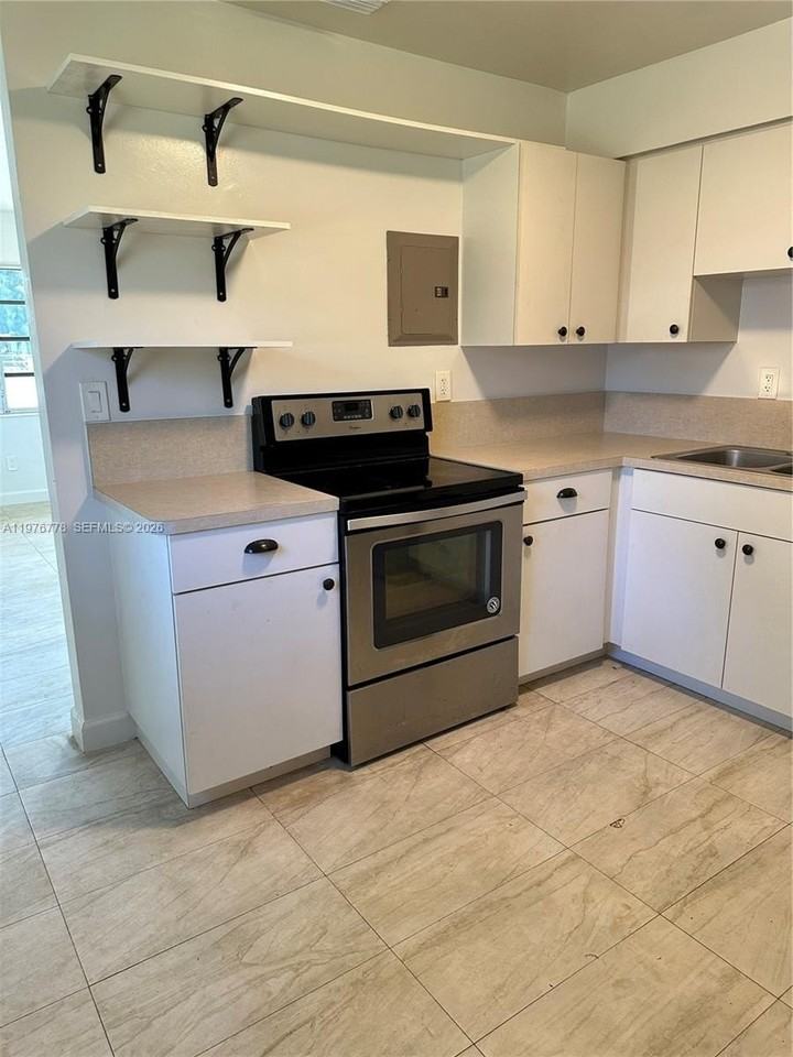 22840 Sw 155th Ave #2 - Photo 4 of 13