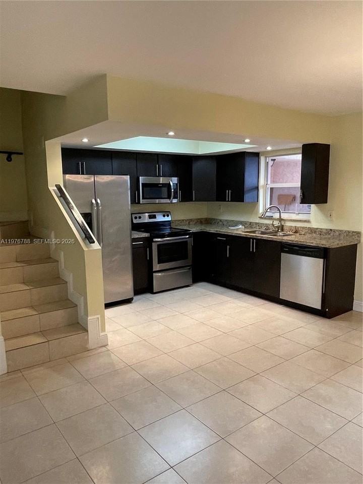 1024 W 79th St #1024 - Photo 6 of 27