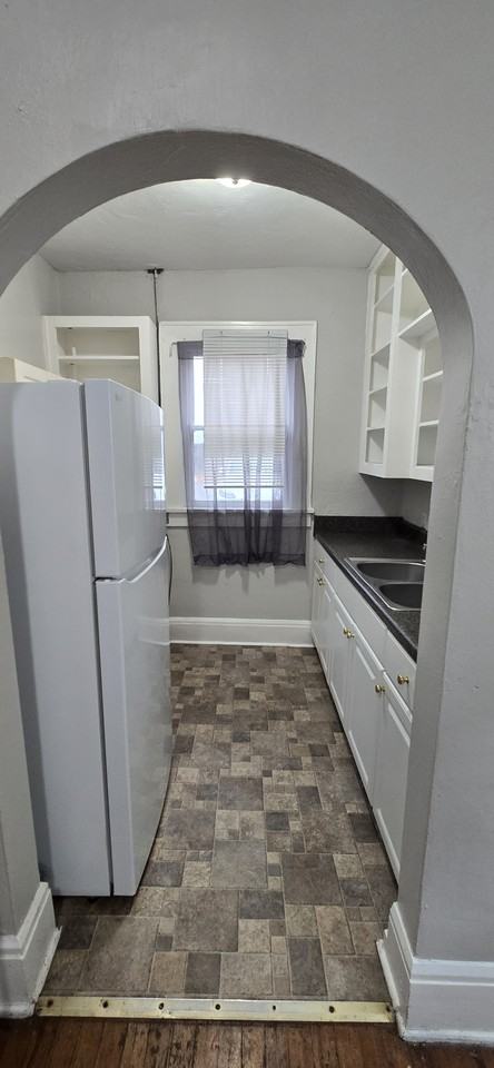 908 Penmar Ave Se #A - Photo 7 of 13