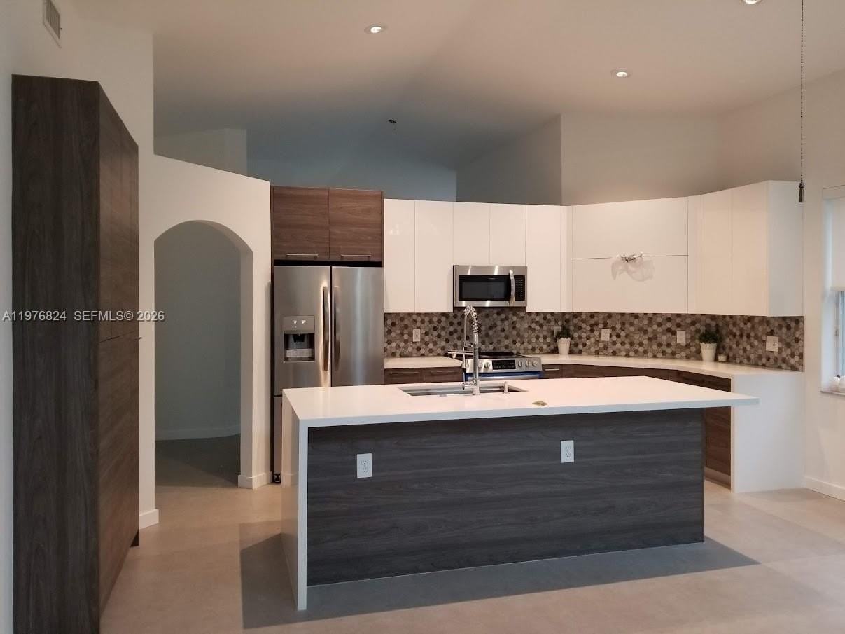 10889 Nw 58th Ter - Photo 3 of 29