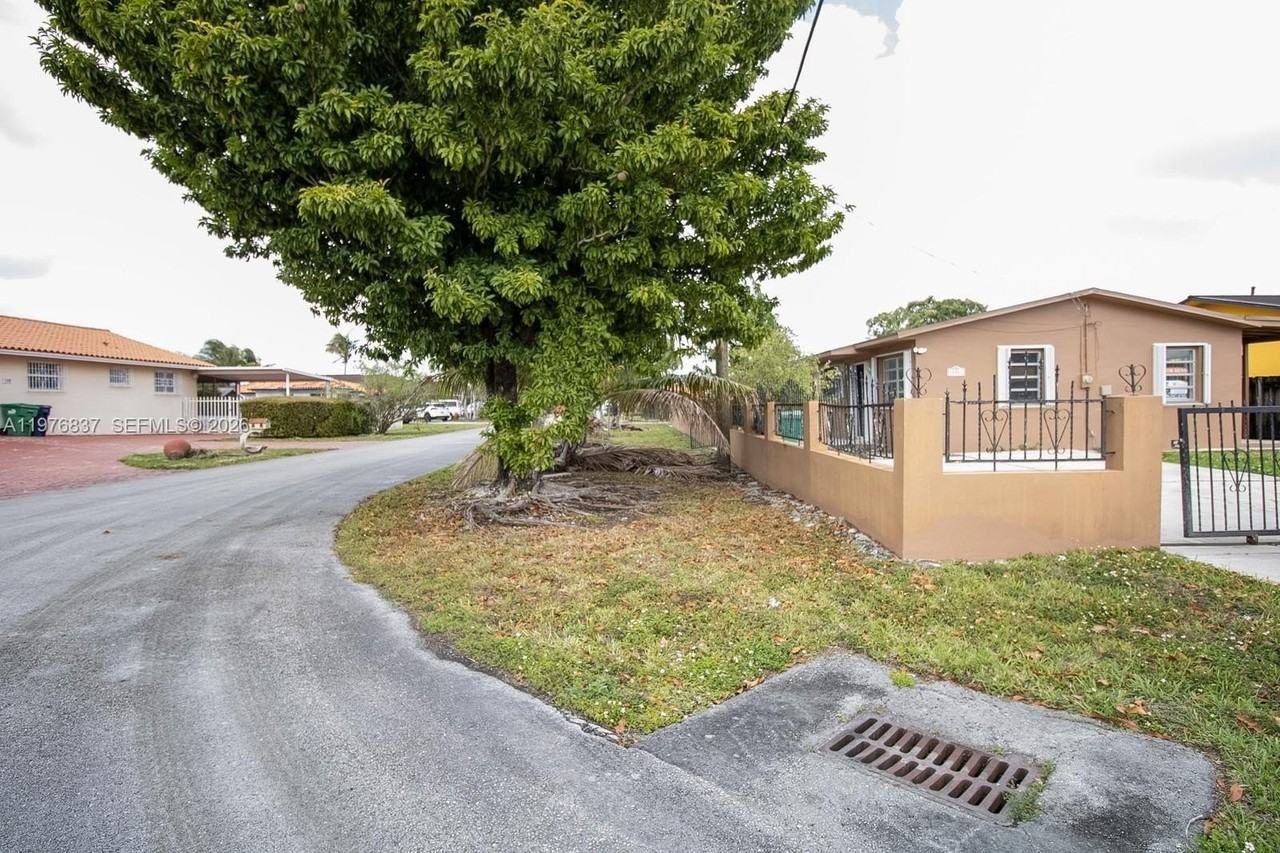 12061 Sw 4th Ter #12061 - Photo 3 of 22