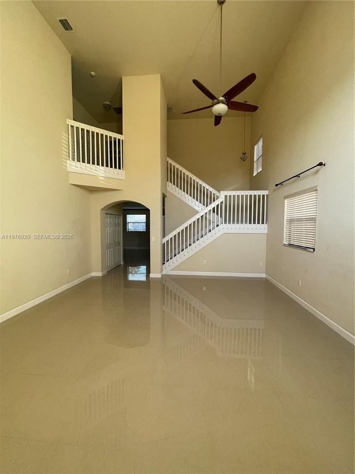 10417 Sw 231st Ter #10417 - Photo 4 of 50