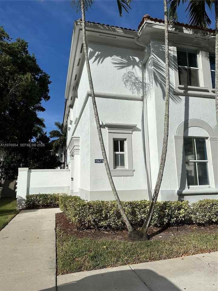 15673 Sw 39th St #235