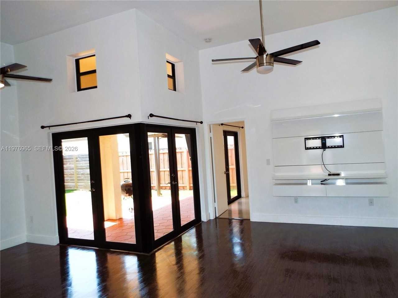 422 Sw 88th Pl - Photo 3 of 43