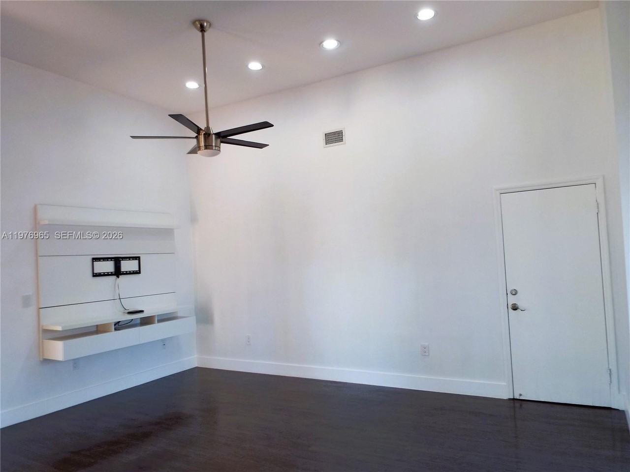 422 Sw 88th Pl - Photo 4 of 43