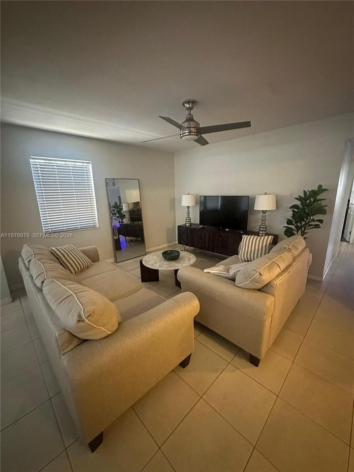 30 Ne 26th St #NA - Photo 6 of 26