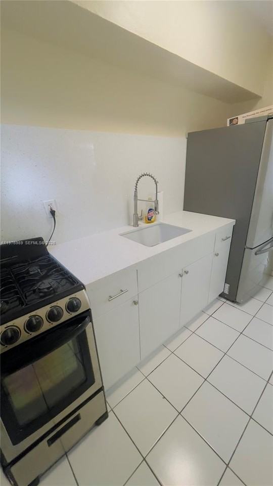 807 86th St #801 - Photo 4 of 10