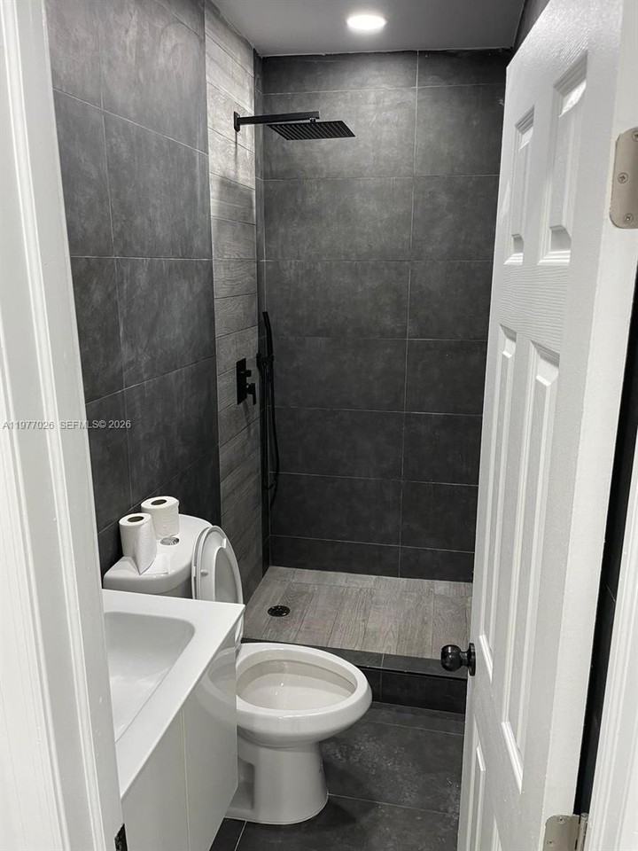 504 Nw 15th Ave #B - Photo 4 of 19