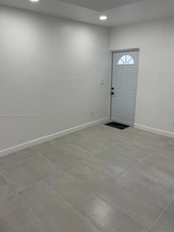 504 Nw 15th Ave #B - Photo 6 of 19