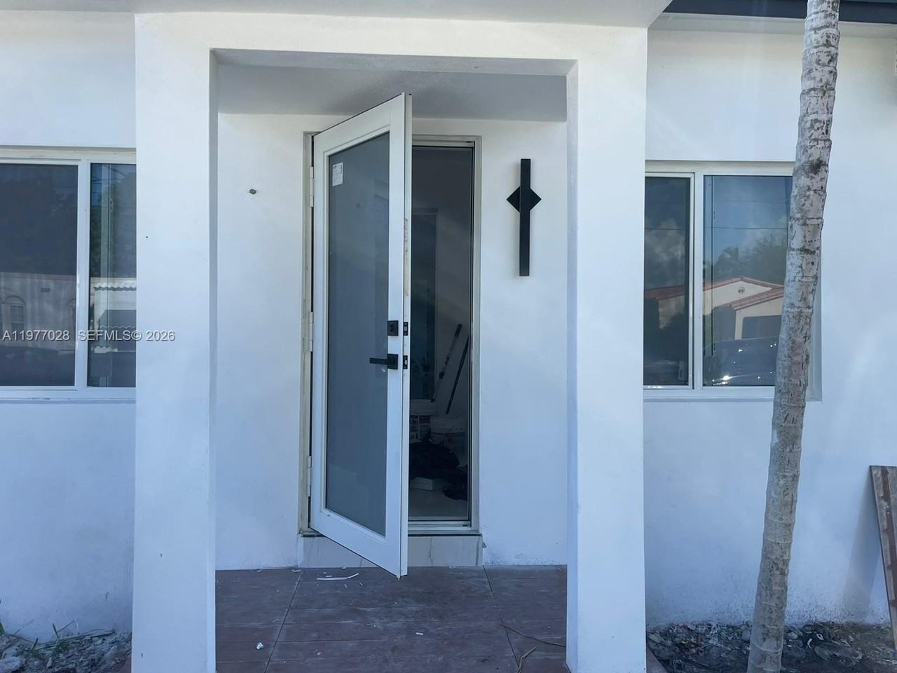 1630 Sw 20th St #1 - Photo 2 of 18