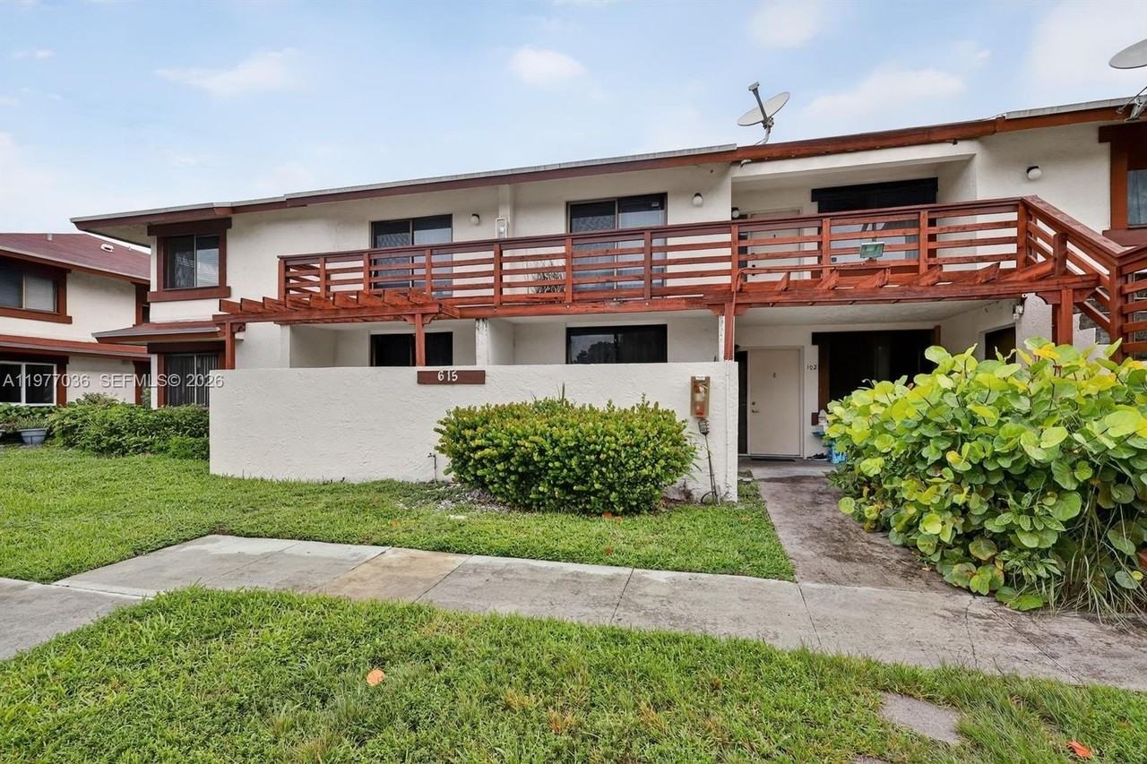 615 Nw 210th St