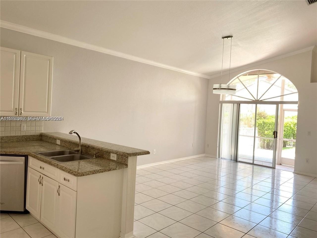 15627 Sw 16th Ct #0 - Photo 6 of 32