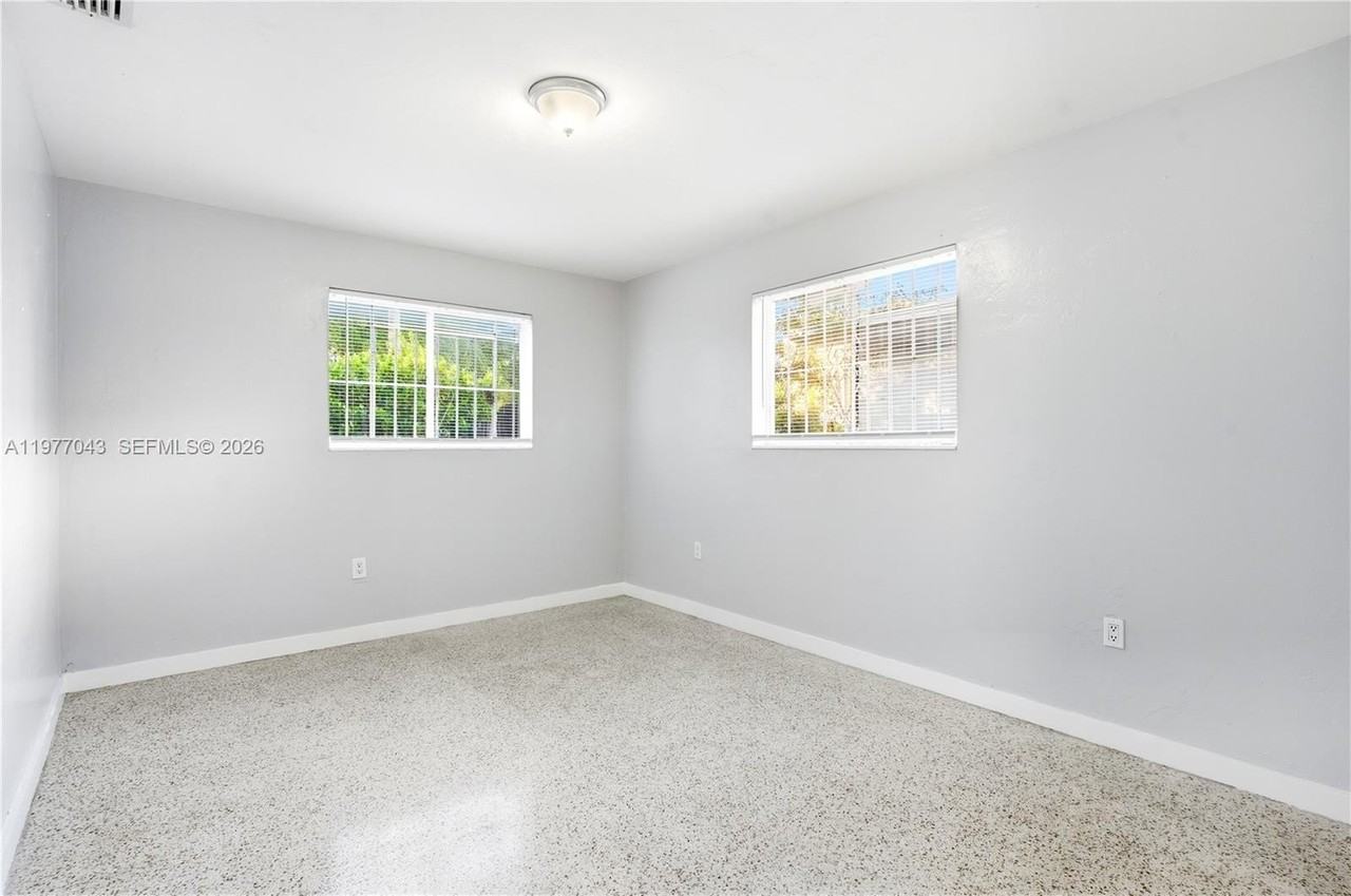 901 Nw 55th St #901 - Photo 7 of 13