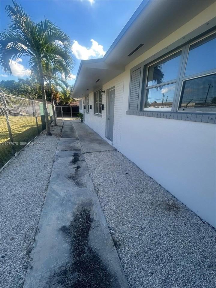 2929 Nw 47th St #2 - Photo 2 of 15